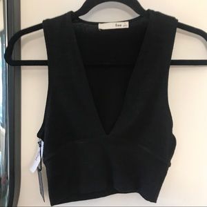 NWT Wilfred free black v neck cropped tank
